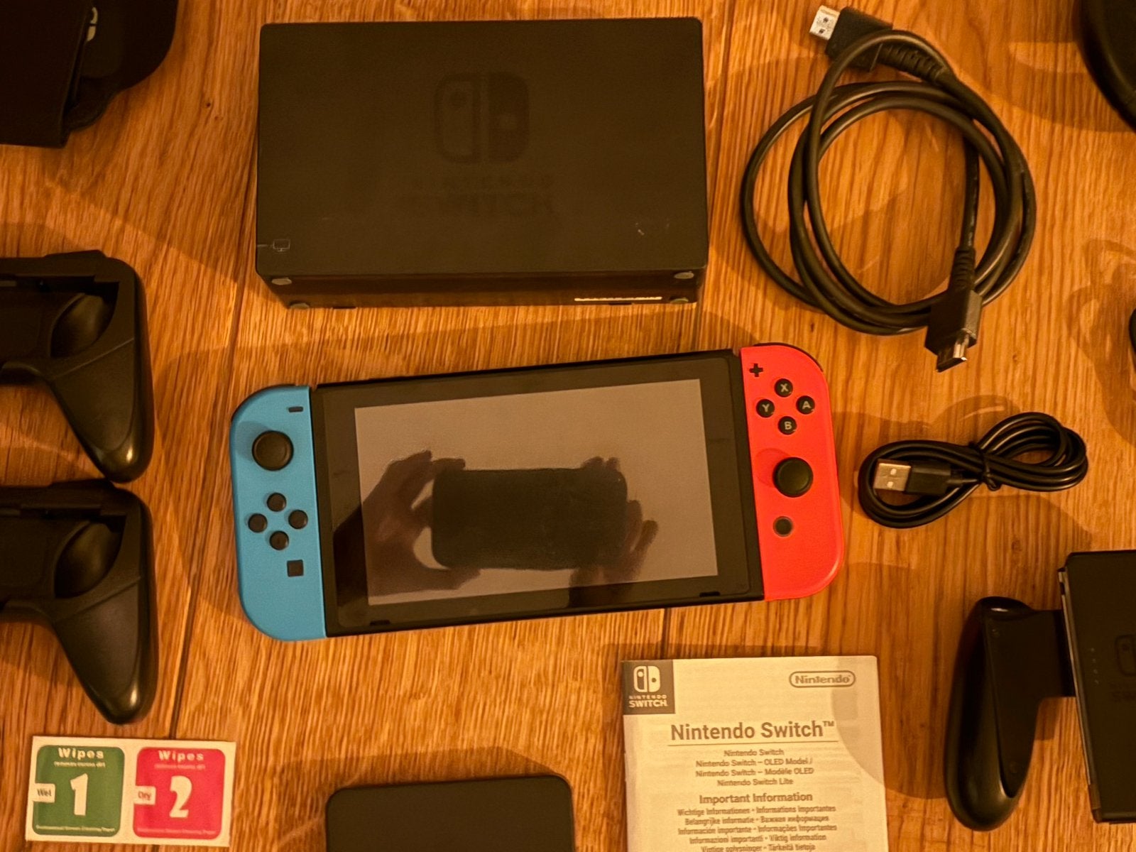 Nintendo Switch met veel accessoires, Ophalen, Zo goed als nieuw, Met 2 controllers, Switch Original