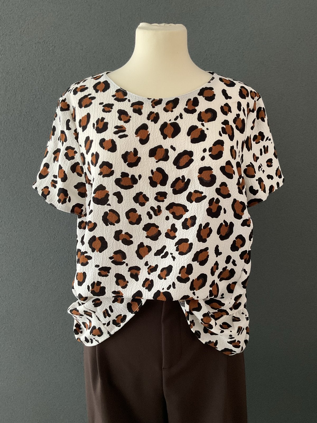 Foto 3 van Zara top bruin wit luipaardprint rouches maat XL
