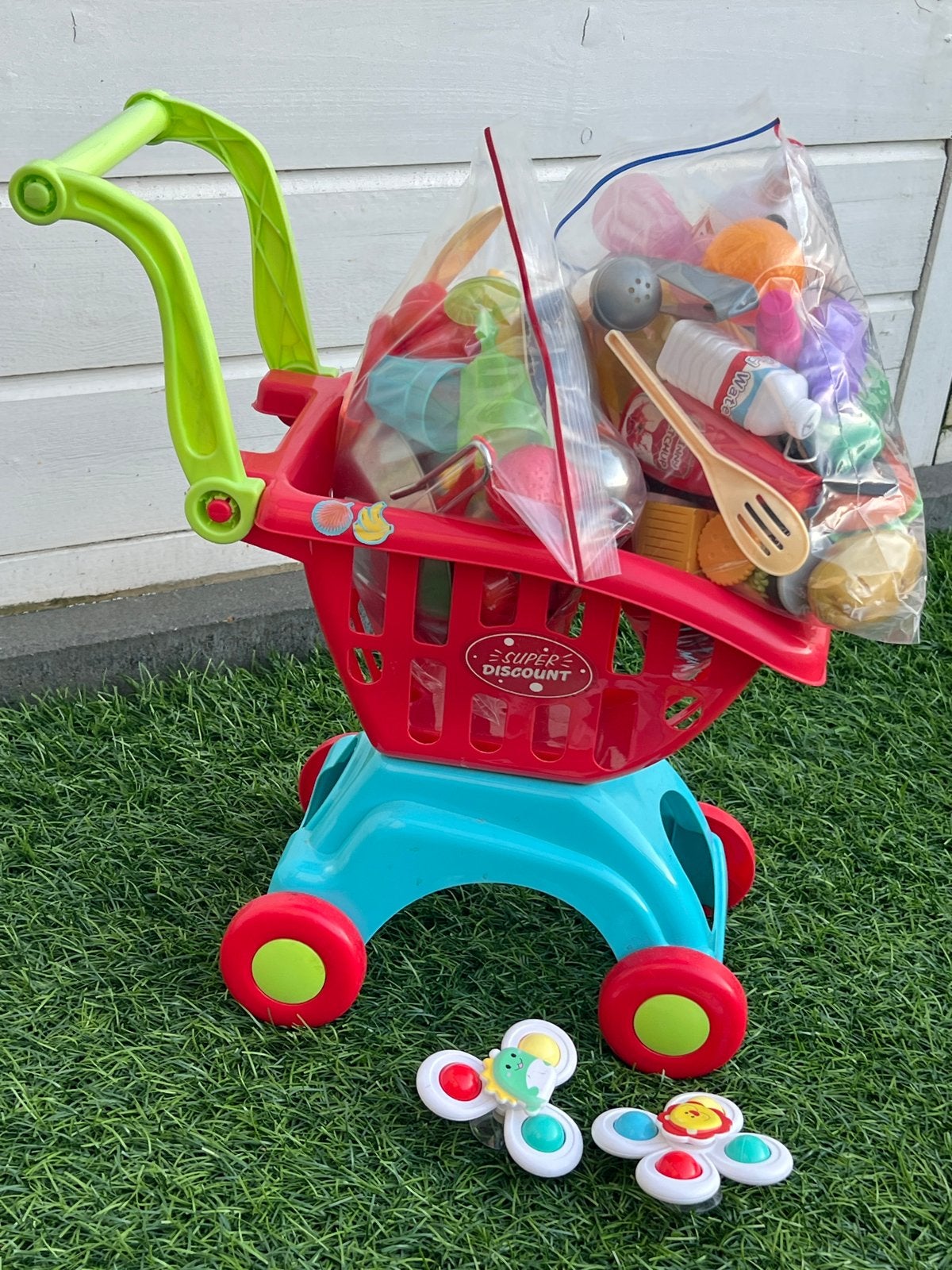 Boodschappenwagentje met speelgoedeten en keukengerei, Kinderen en Baby's, Ophalen of Verzenden, Gebruikt, Overige typen, Met wieltjes