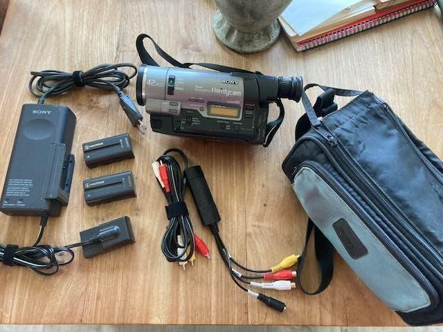 Sony Video Hi8 Handicam CCD-TR1100E, Ophalen of Verzenden, Hi 8, Camera