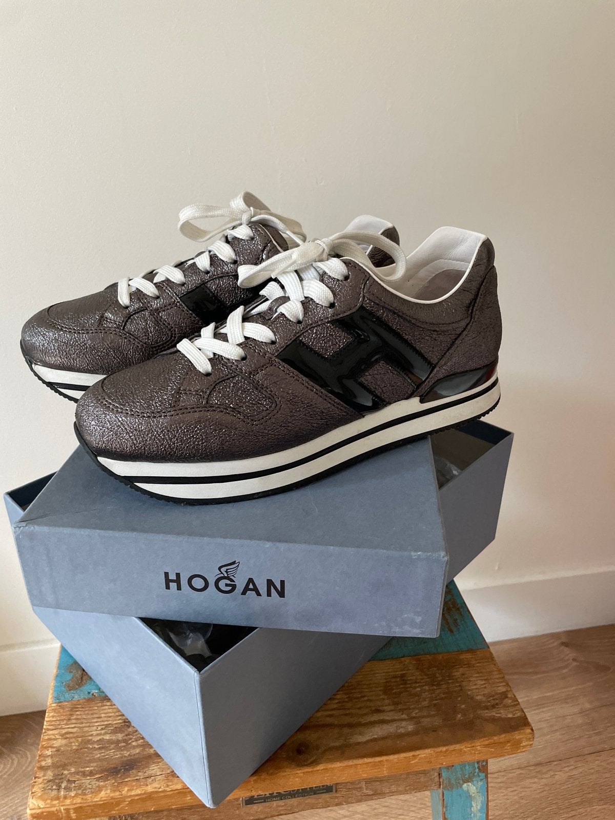 Hogan Sneakers Maat 39. Zo goed als nieuw, Bruin, Verzenden, Sneakers of Gympen, Zo goed als nieuw