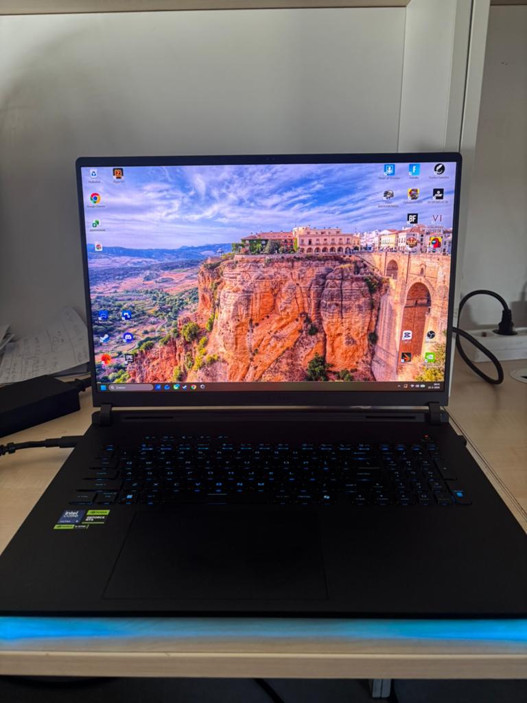 ASUS ROG SCAR 18 Gaming Laptop RTX 5080 / 32GB / 2TB / 240Hz, Ophalen, 32 GB, Zo goed als nieuw, Gaming