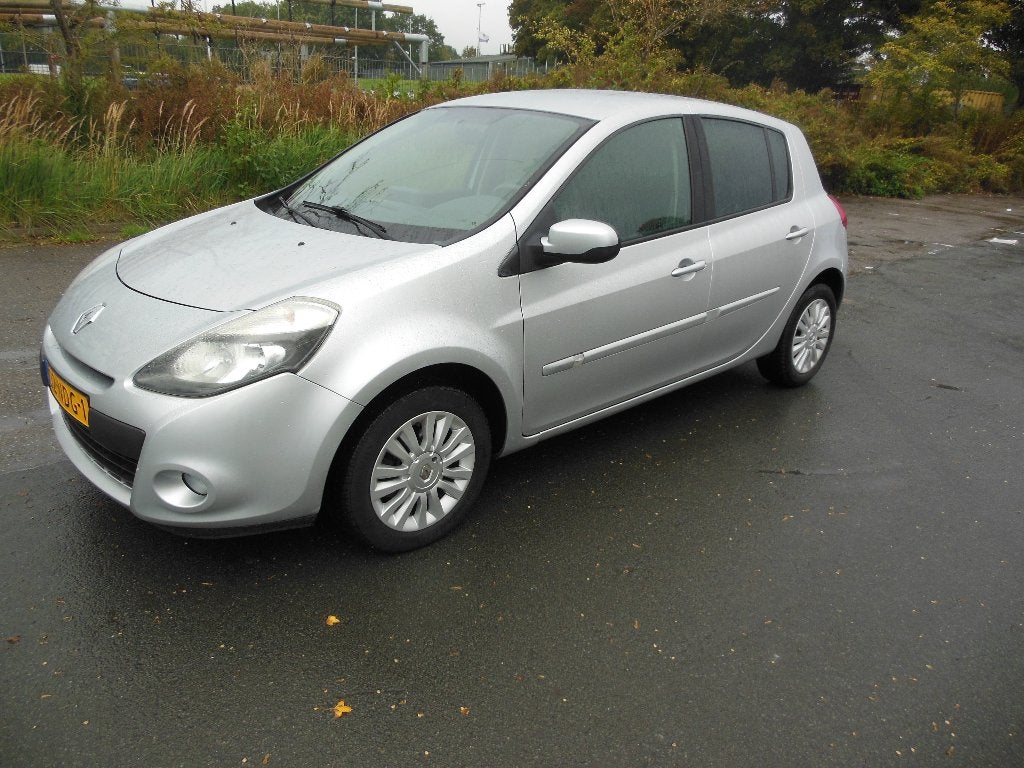 Renault Clio 1.2 16V 55KW 5-DRS 2010 Grijs, Voorwielaandrijving, 74 pk, Zwart, 4 cilinders