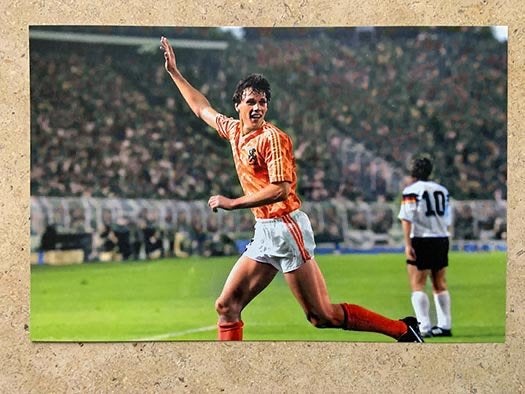 Org foto 20x30 cm M van Basten juichend na goal EK 21-6-1988, Verzamelen, Verzenden, Nieuw, Ajax, Poster, Plaatje of Sticker