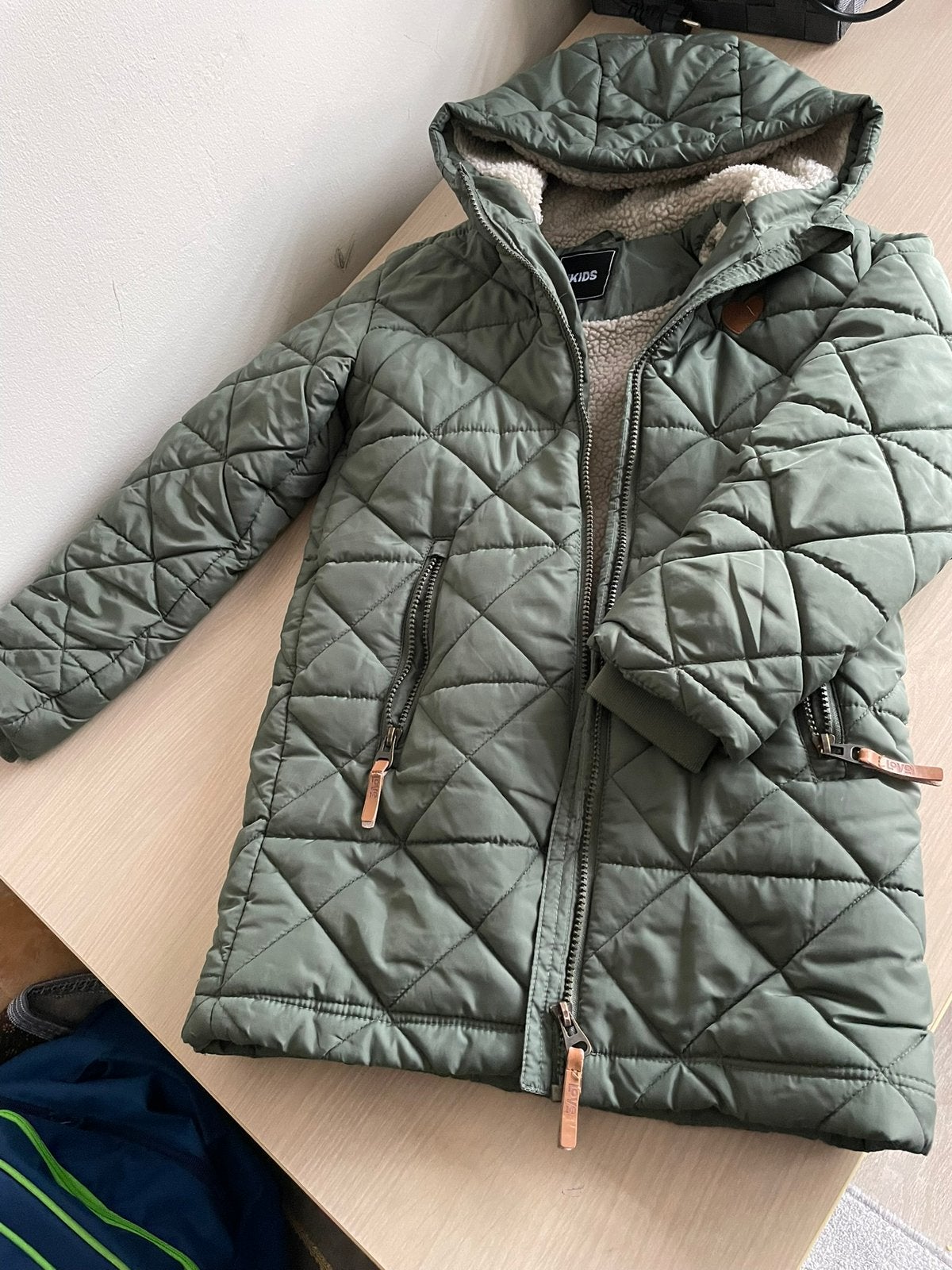 Mooi winterjas mt 128, Ophalen of Verzenden, Zo goed als nieuw, Meisje, Jas