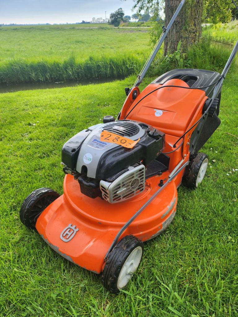 Grasmaaier gazonmaaier Husqvarna r150sv, Tuin en Terras, Grasmaaiers, Ophalen, Cirkelmaaier, Versnellingen, Zo goed als nieuw