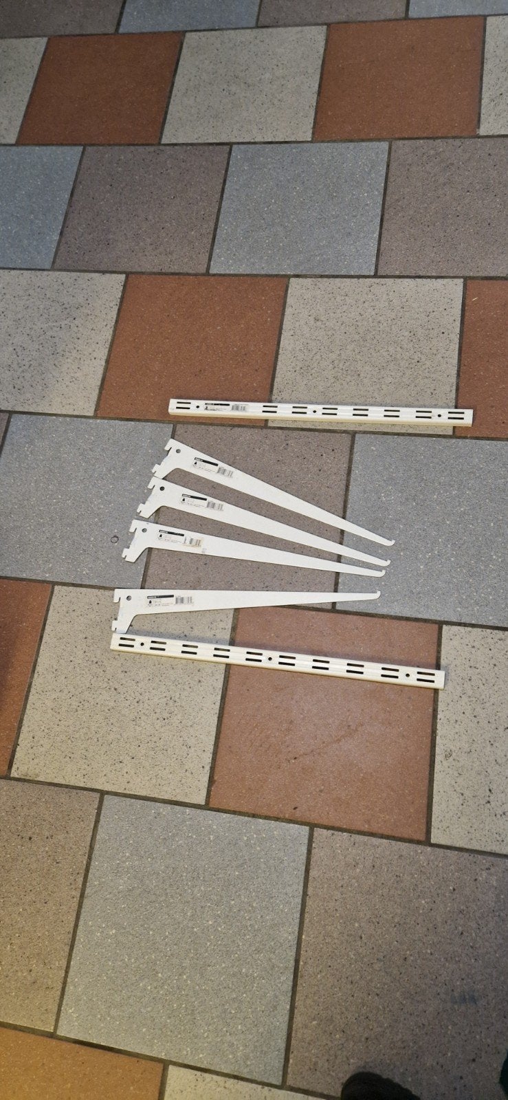 Witte plankdragers en rails voor wandsysteem, Ophalen of Verzenden, Gebruikt