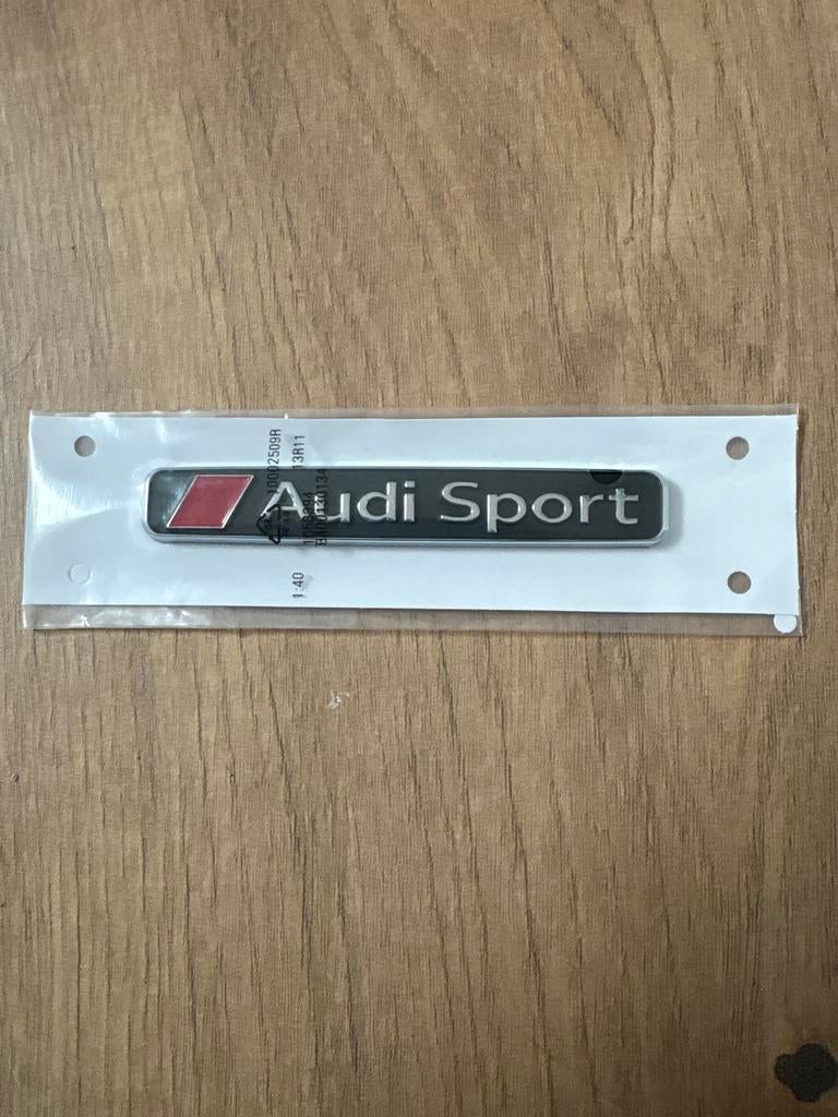 Nieuw Audi Sport Embleem - Origineel, Ophalen of Verzenden, Nieuw