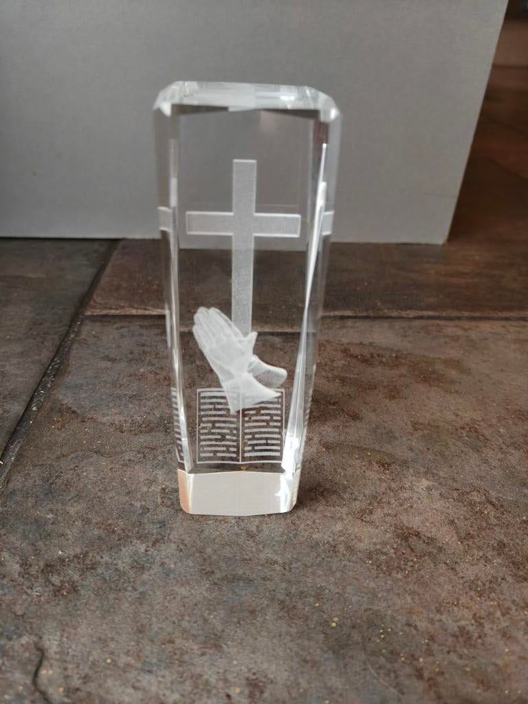 3 d laserblok biddende handen in kristal glas, Ophalen of Verzenden, Zo goed als nieuw, Religie