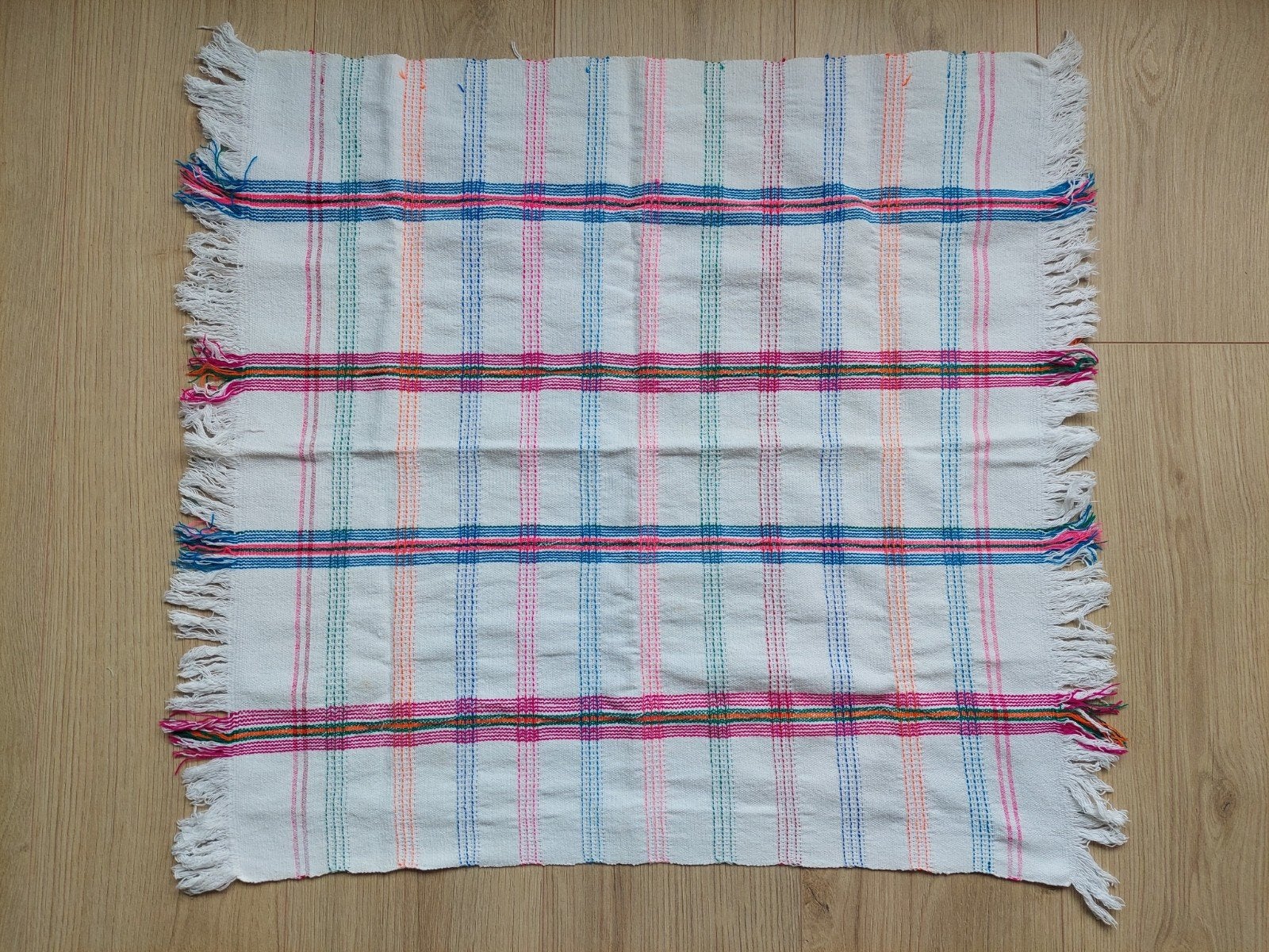 Gestreept kleedje met franjes (70x62 cm), Wit, 50 tot 100 cm, Gestreepte, kleurrijke, met franjes, Zo goed als nieuw