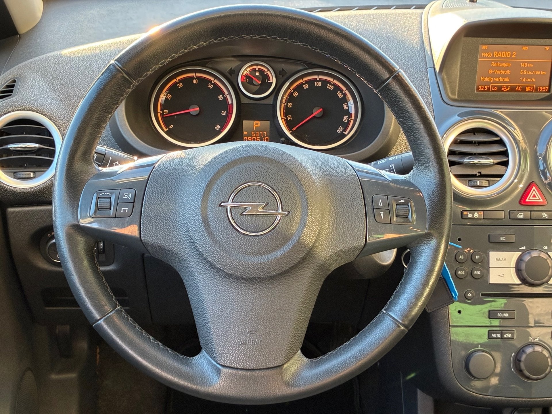 Opel Corsa 1.4-16V Cosmo|2e eigenaar|Automaat|Climatronic|Cr, Euro 5, 101 pk, Gebruikt, 1398 cc