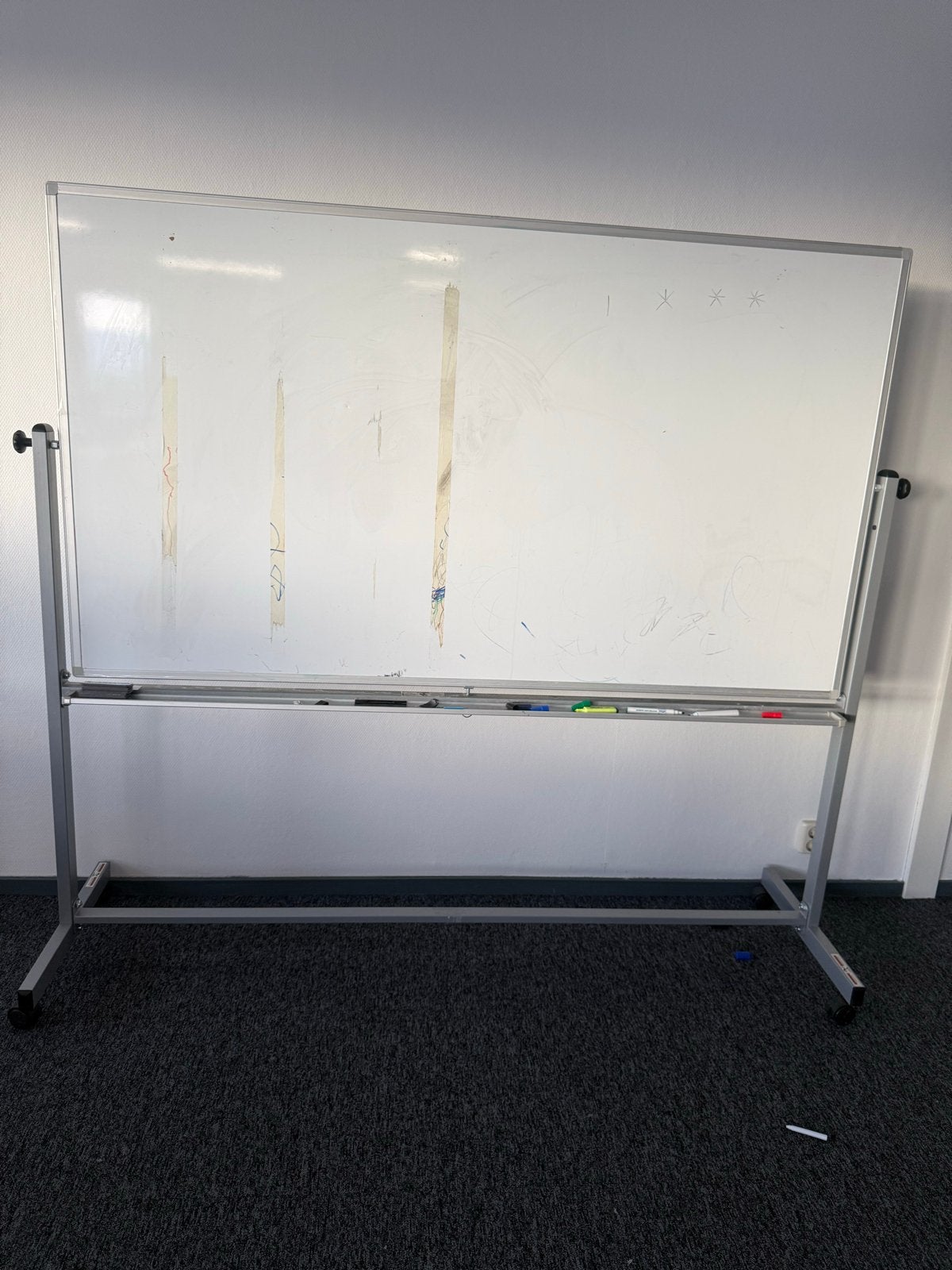 mobiel/dubbelzijdig whiteboard op verrijdbaar onderstel., Ophalen, Mobiel, Gebruikt, Whiteboard