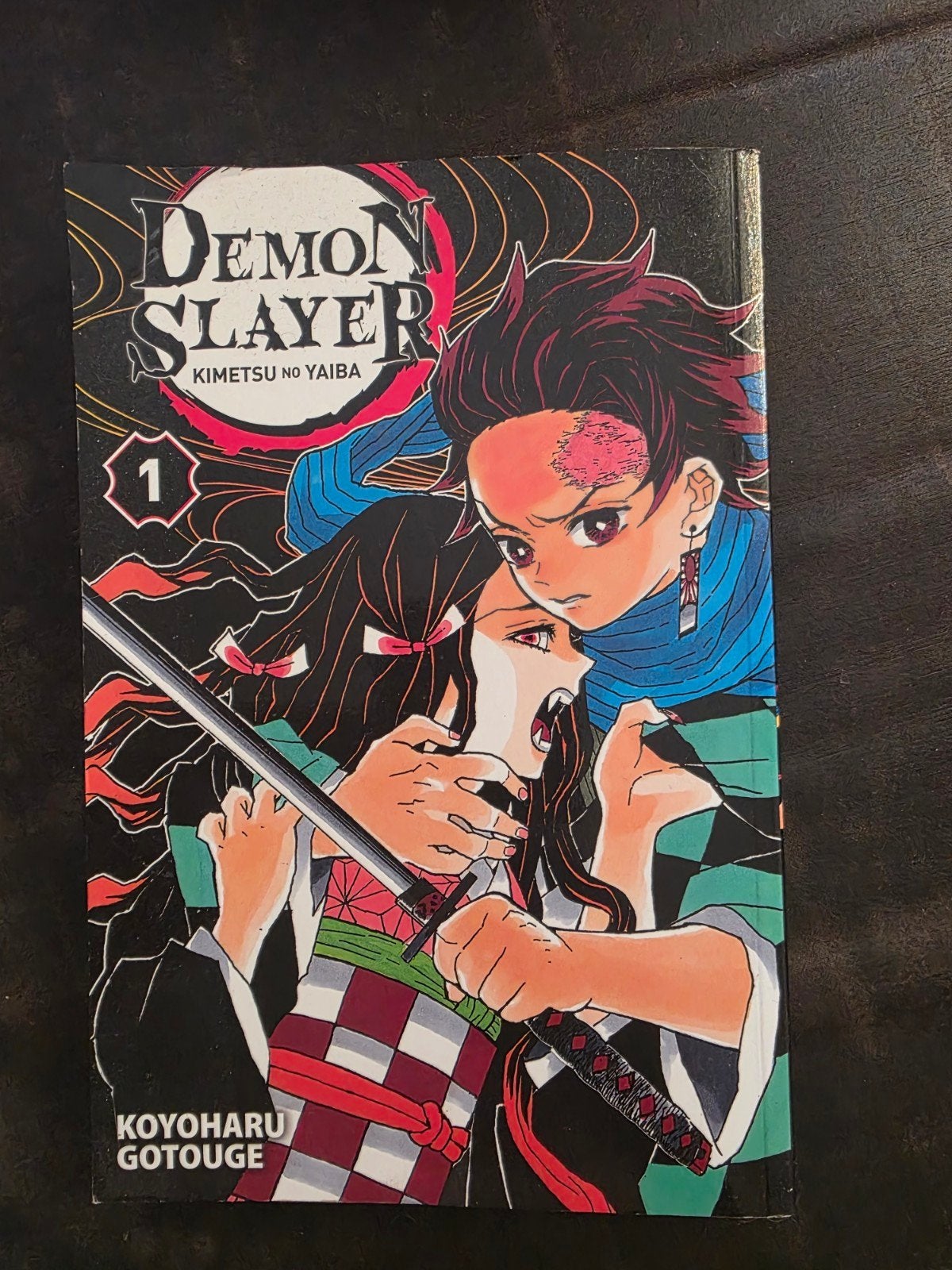 Demon Slayer Kimetsu no Yaiba Deel 1 - Manga, Boeken, Strips | Comics, Koyoharu Gotouge, Ophalen of Verzenden, Japan (Manga), Gelezen