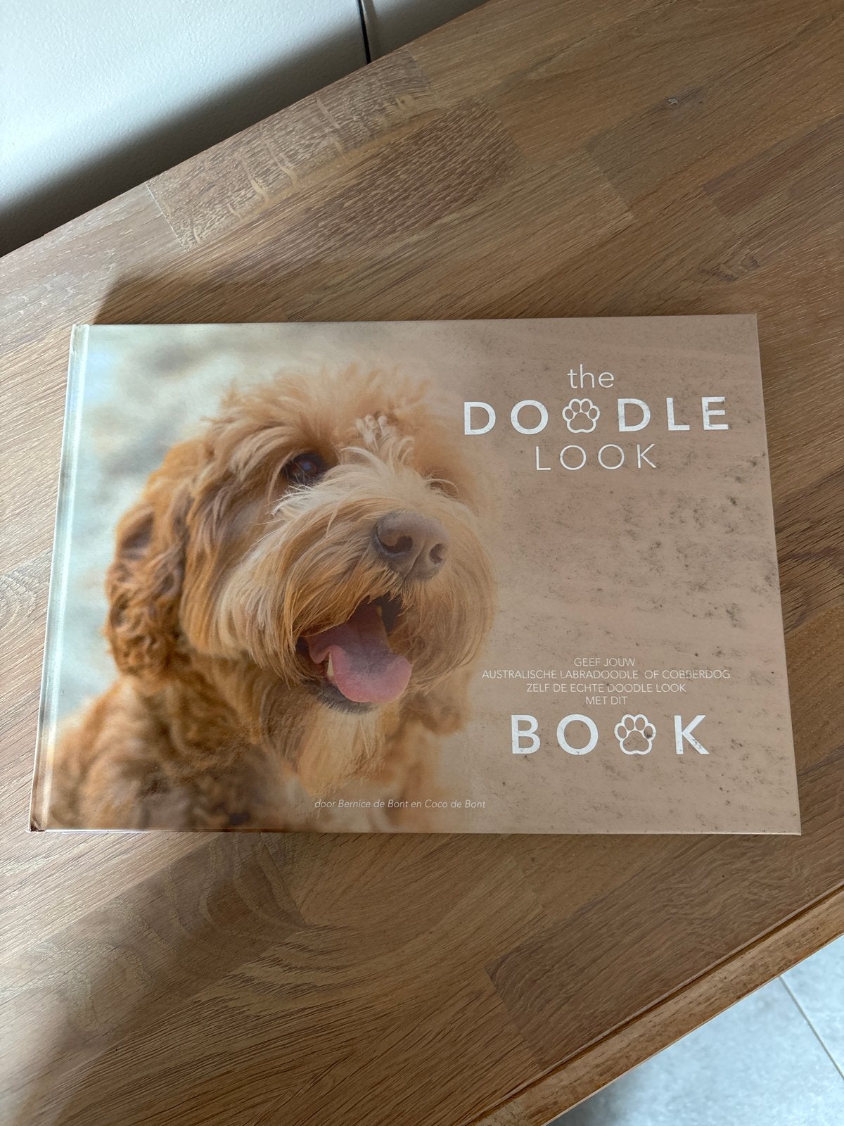 The Doodle Look - Boek over Labradoodles en Goldendoodles, Ophalen of Verzenden, Zo goed als nieuw, Honden