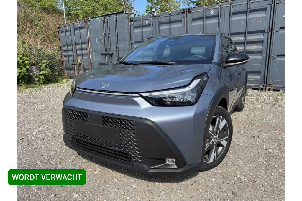 Toyota Aygo X Hybrid 115 play |Carplay|Stoelverwarming|Camer, Auto's, Stof, Gebruikt, Zwart, Automatische klimaatregeling