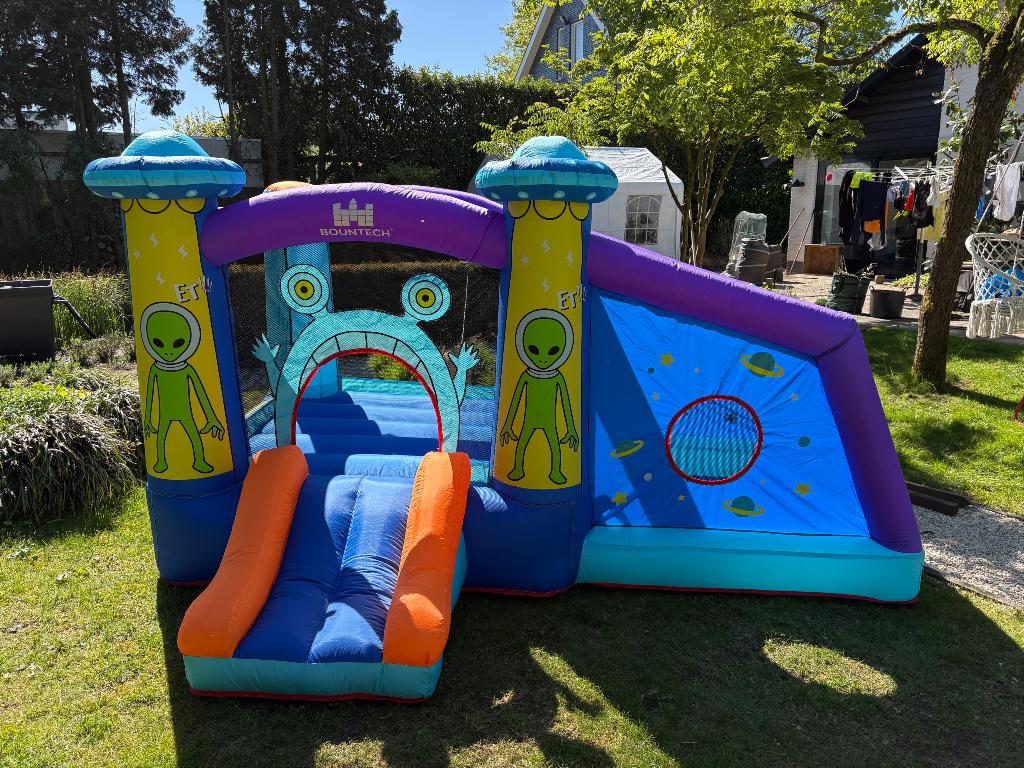 Springkussen te koop + blower, Ophalen, Gebruikt