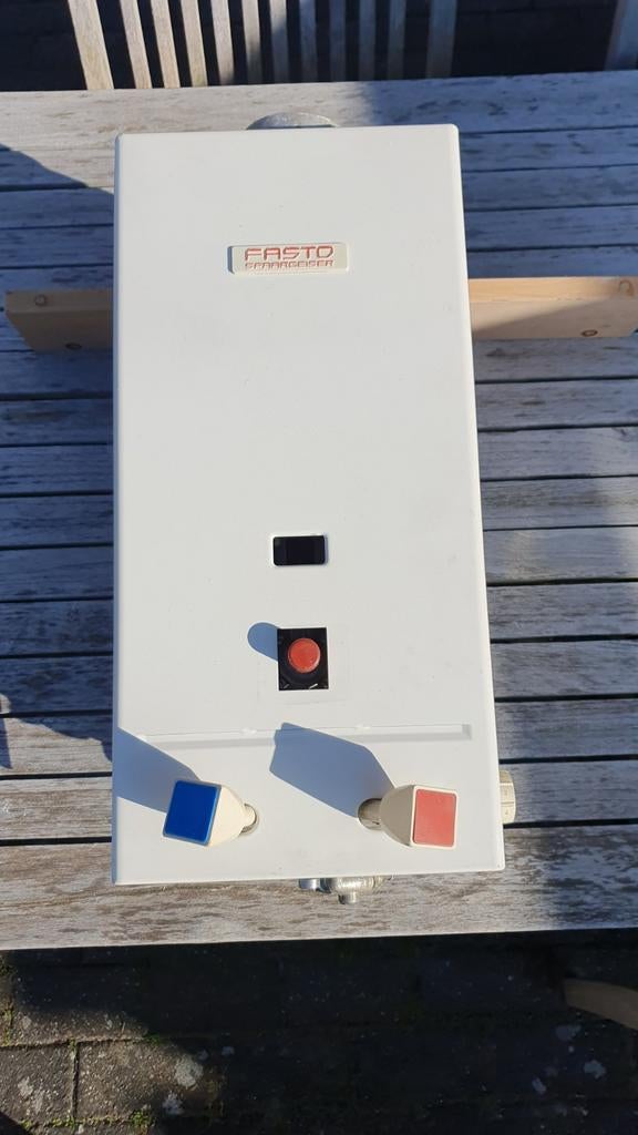 Fasto Geiser - Compacte Warmwateroplossing, Doe-het-zelf en Verbouw, Geisers en Boilers, Ophalen, Gebruikt, Aardgas, Geiser