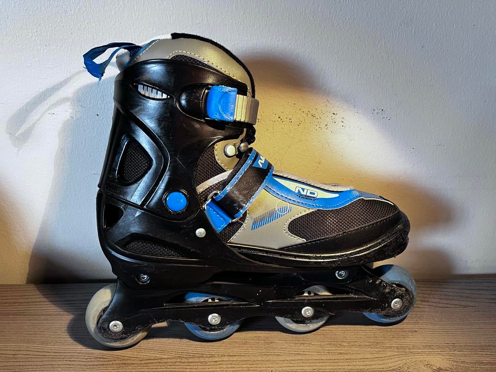 Verstelbare blauw-zwarte skeelers (38-41) met bescherming, Overige merken, Heren, Ophalen of Verzenden, Inline skates 4 wielen