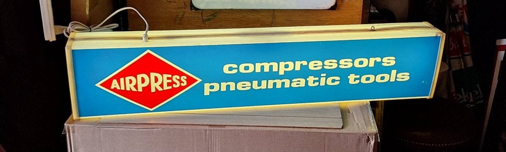 Mooie vintage Airpress verlichte reclamebak (lichtbak)., Ophalen, Gebruikt, ., Lichtbak of (neon) lamp
