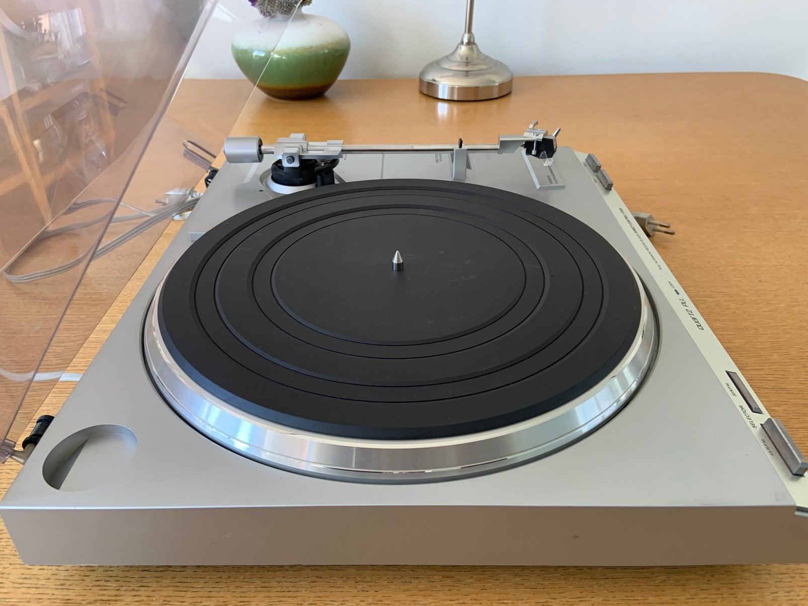 Foto 4 van PHILIPS Quartz PLL Platenspeler F7226