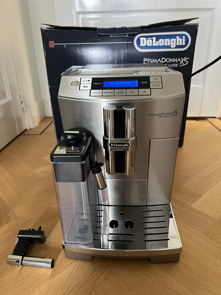 Delonghi PrimaDonnaXS deLuxe defect, Koffiemachine, Ophalen of Verzenden, Niet werkend, Afneembaar waterreservoir