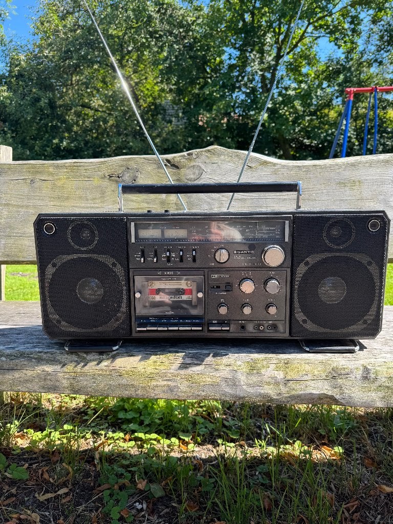 Kans voor verzamelaars   SANYO Model M 9998K, Ophalen, Gebruikt, Transistorradio