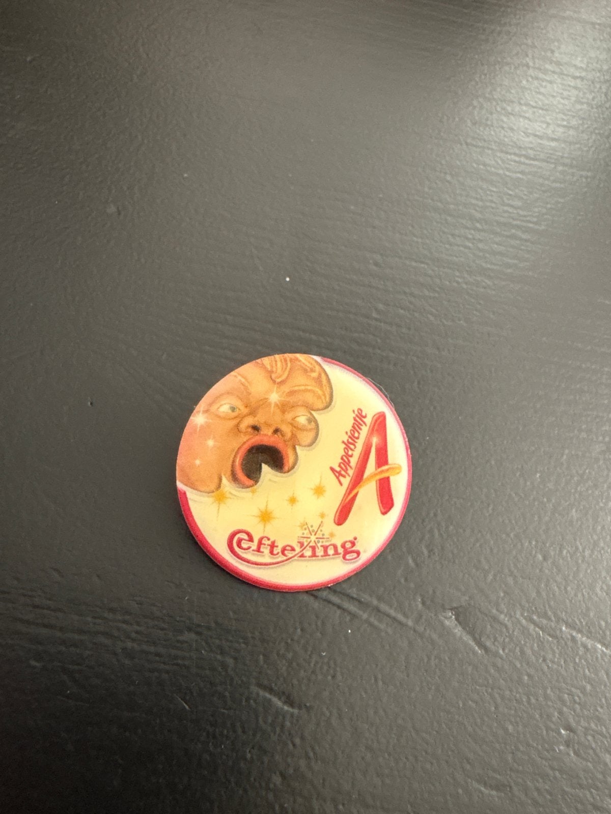 Efteling Pin Fata Morgana Geest Appelsientje, Ophalen of Verzenden, Gebruikt, Button of Speldje