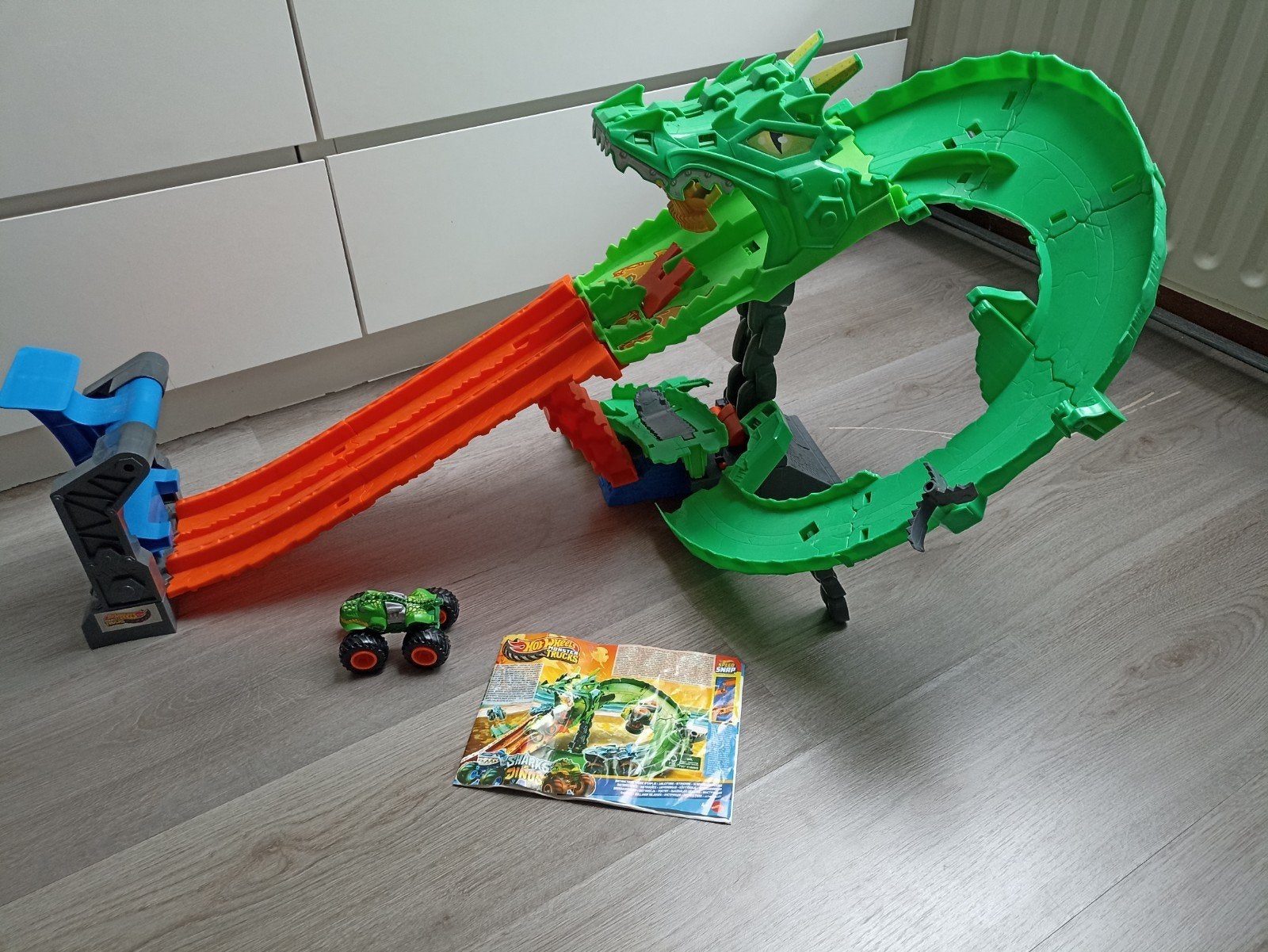 Hot Wheels Monster Trucks Racebaan Draak Aanval, Racebaan, Ophalen of Verzenden, Zo goed als nieuw, Hot Wheels