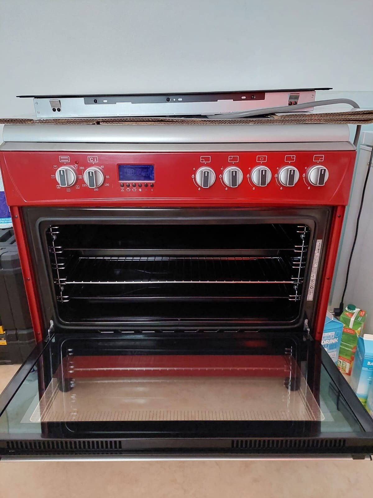 Wiggo Vrijstaand Gasfornuis met Oven - Rood, 60 cm of meer, Ophalen of Verzenden, Zo goed als nieuw, Gas