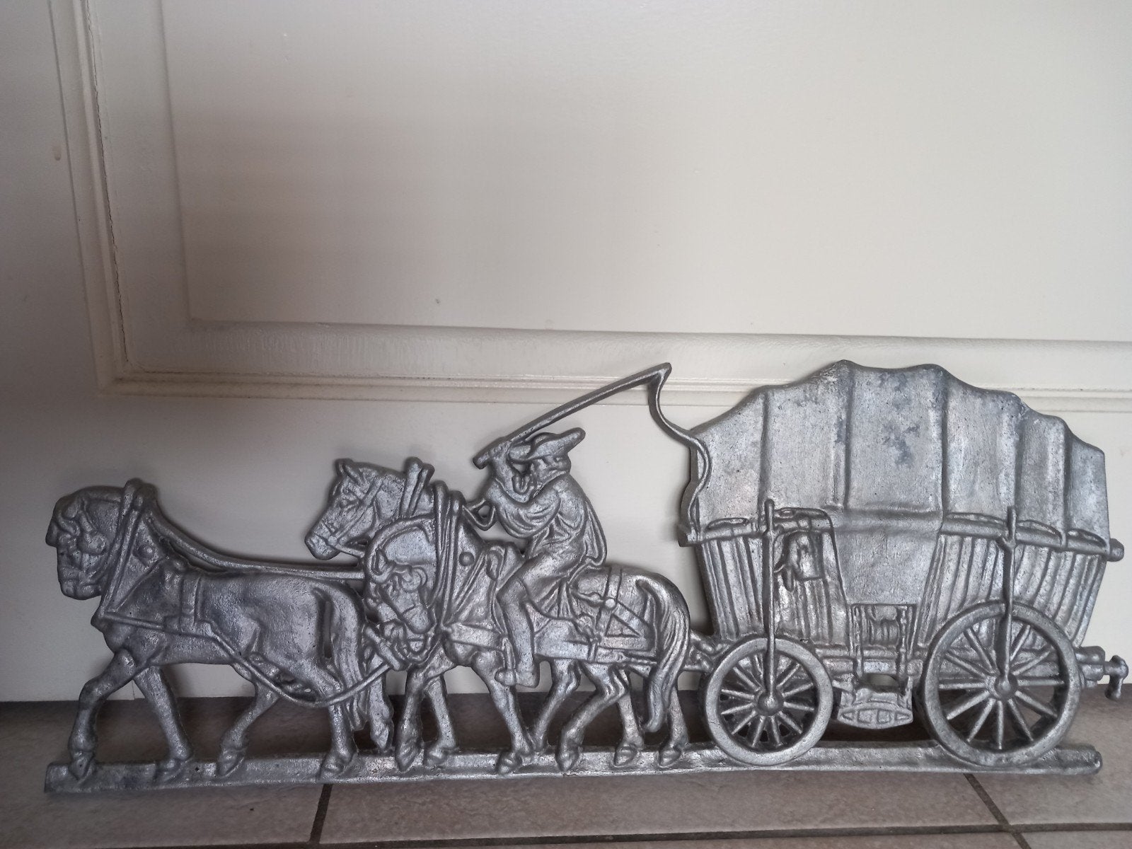 Gietijzeren muurdecoratie paard en kar, Ophalen of Verzenden, Nieuw