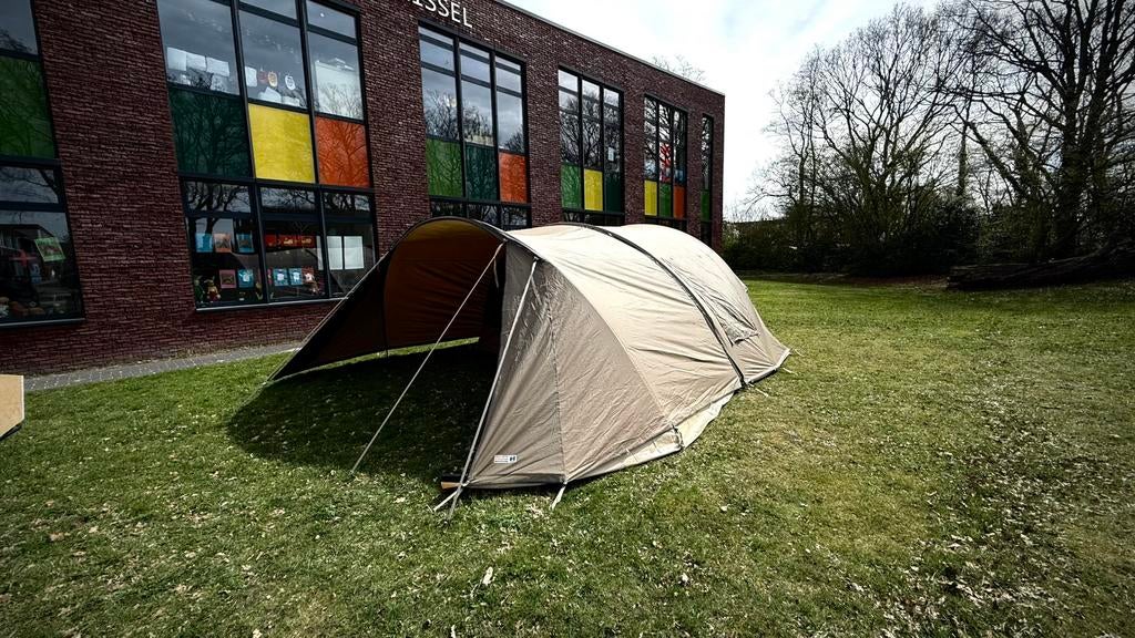 Falco Steenarend 4000 tunneltent, Caravans en Kamperen, Tenten, Ophalen, Gebruikt, Tot en met 5
