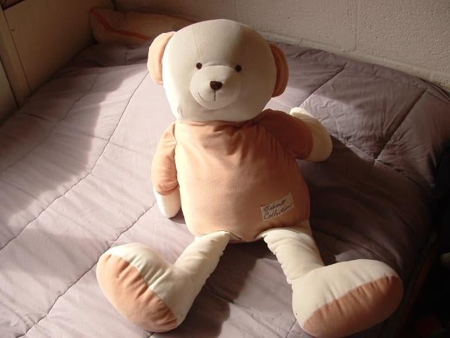 TIAMO BEER GROOT VELOURS BEIGE MET ROOMWITTE HOOFD, Ophalen of Verzenden, Nieuw, Overige typen