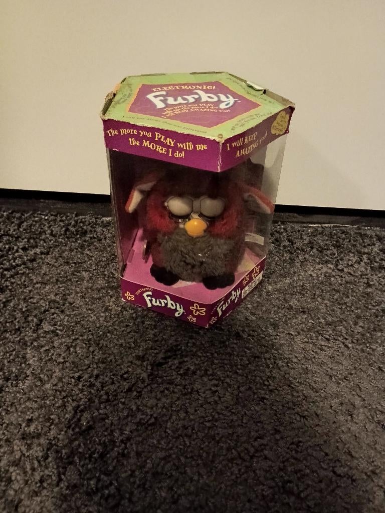 Furby Red Wolf Engels werkend in doos, Verzenden, Zo goed als nieuw