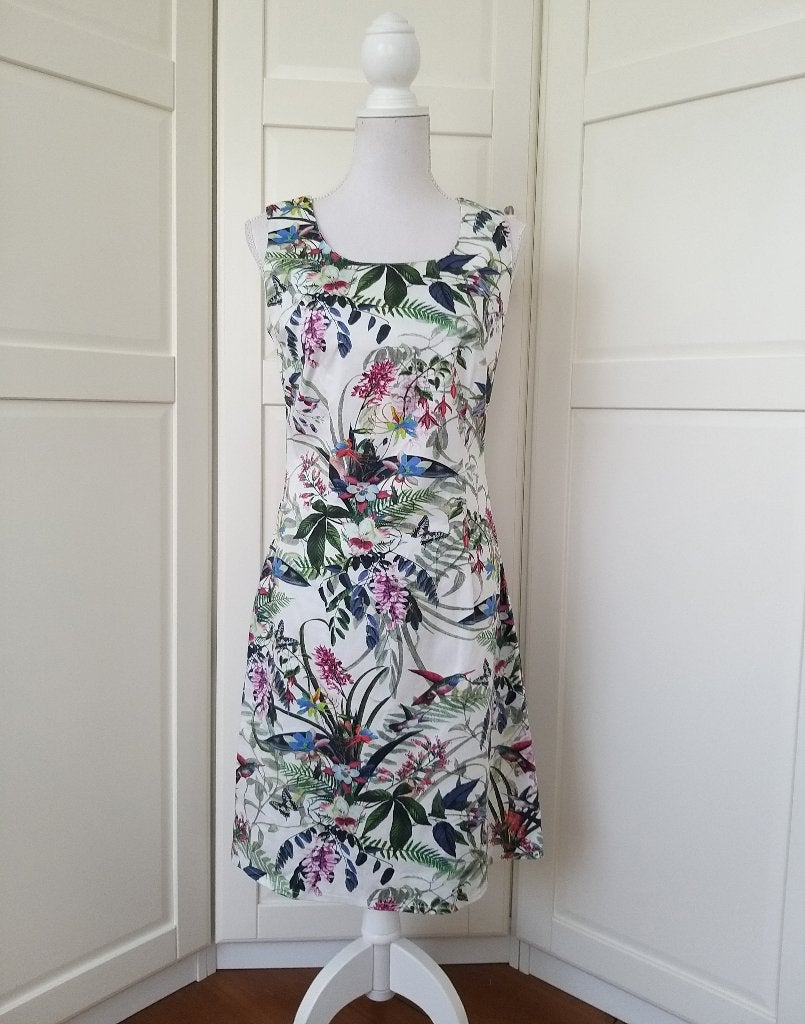 Ivy & You witte floral kolibri mouwloze jurk, maat S, Wit, Ivy & You, Ophalen of Verzenden, Maat 36 (S)