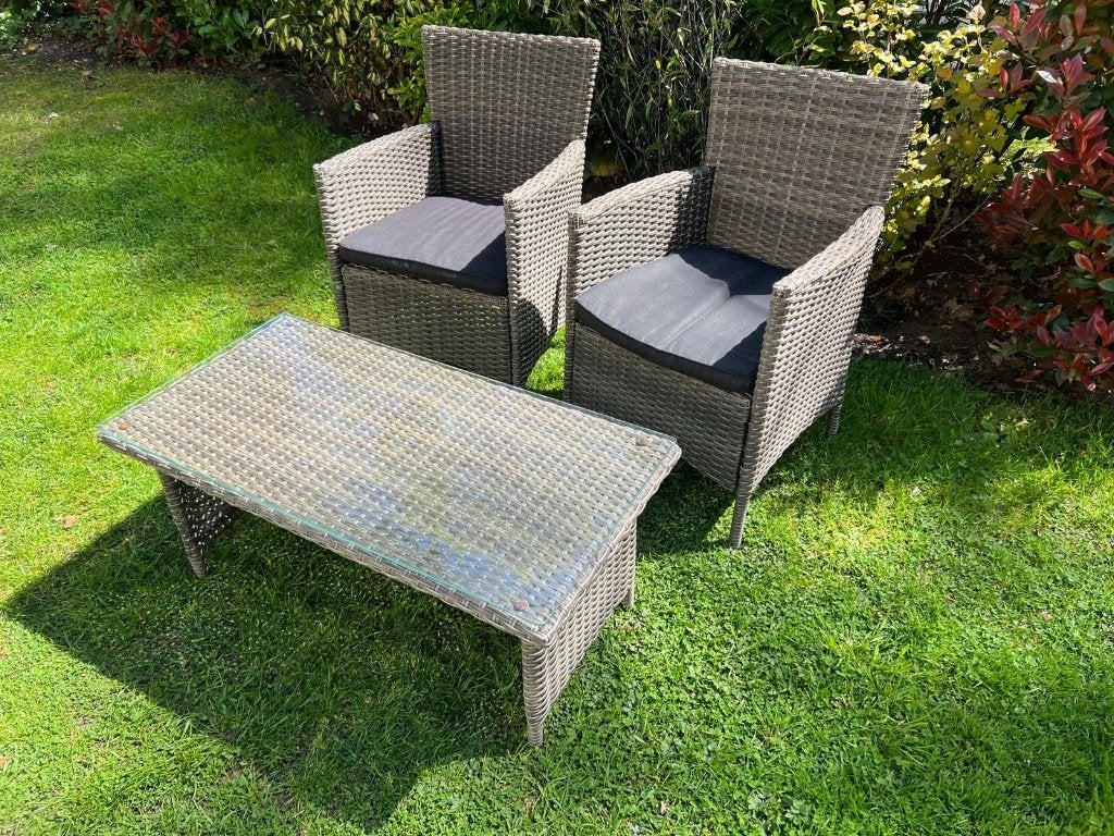 Wicker tuinset tafel en 2 wicker stoelen, balkonset, Tuin en Terras, Bijzettafel, Zo goed als nieuw, Wicker, Tuinset
