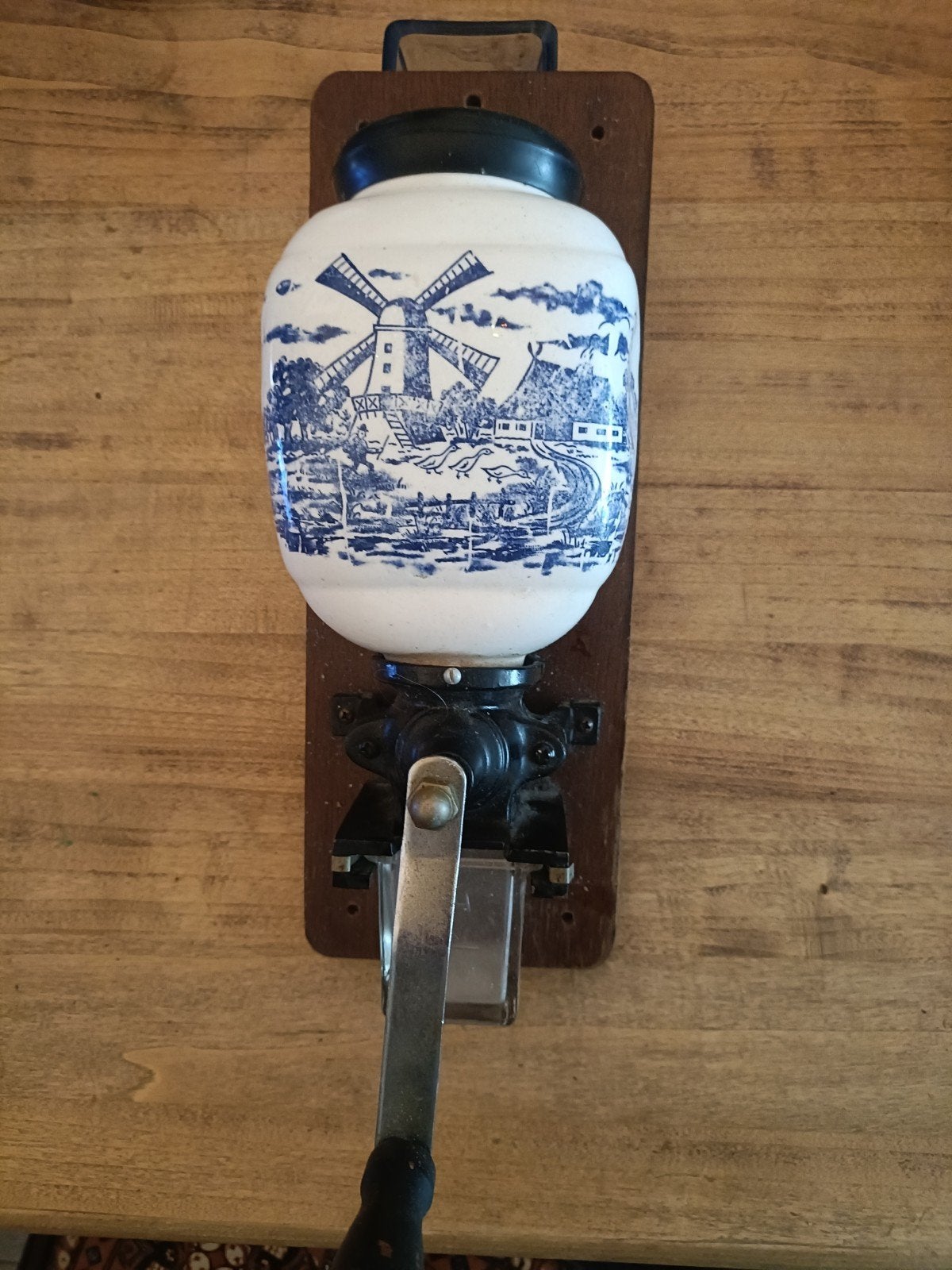 Koffie molen oude maar nette staat, Ophalen
