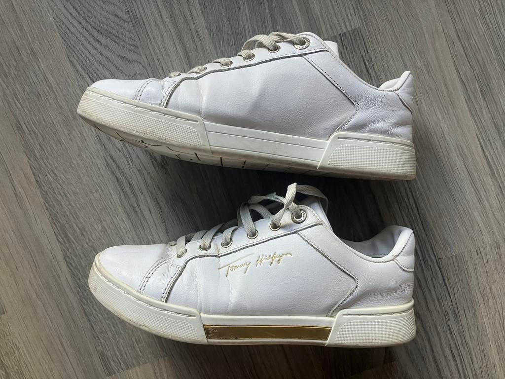 Tommy Hilfiger sneakers maat 38 koopje, Kleding | Dames, Ophalen of Verzenden, Zo goed als nieuw, Blauw