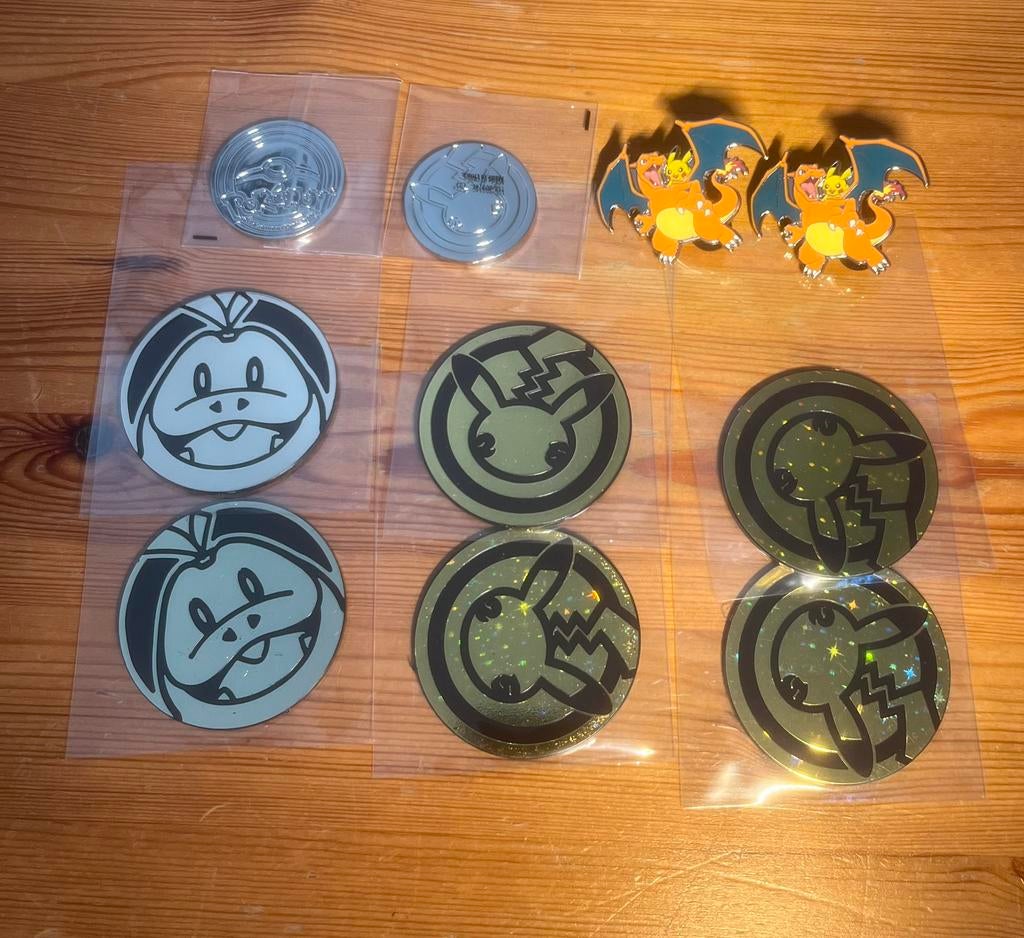 Zeldzame Pokémon munten en speltjes, Hobby en Vrije tijd, Verzamelkaartspellen | Pokémon, Ophalen of Verzenden, Nieuw, Overige typen
