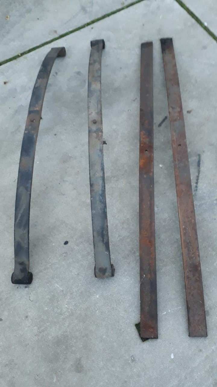 2 sets bladveren. voor verstevigen van de achterschockbreker, Ophalen, Nieuw, Mercedes-Benz