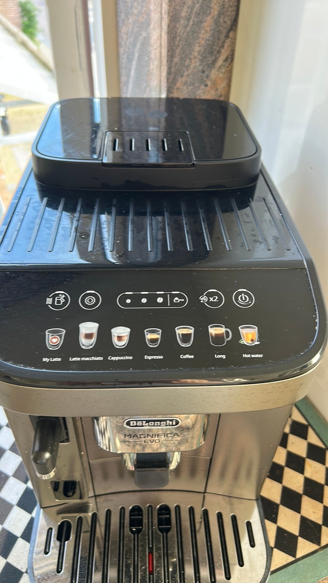 Foto 5 van DeLonghi Magnifica EVO espressomachine koffiezetapparaat