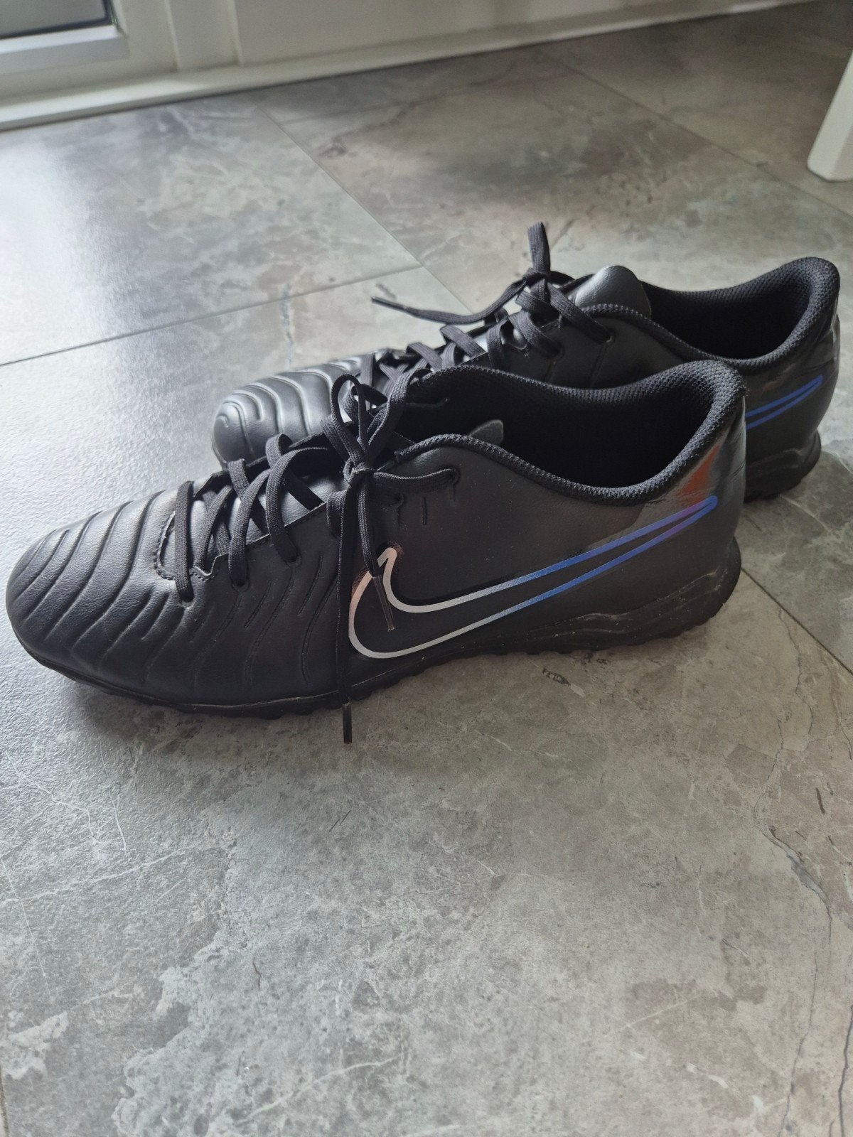 Nike Tiempo Legend 9 Club TF Voetbalschoenen Maat 44.5, Sport en Fitness, Voetbal, Maat XS of kleiner, Ophalen of Verzenden, Gebruikt