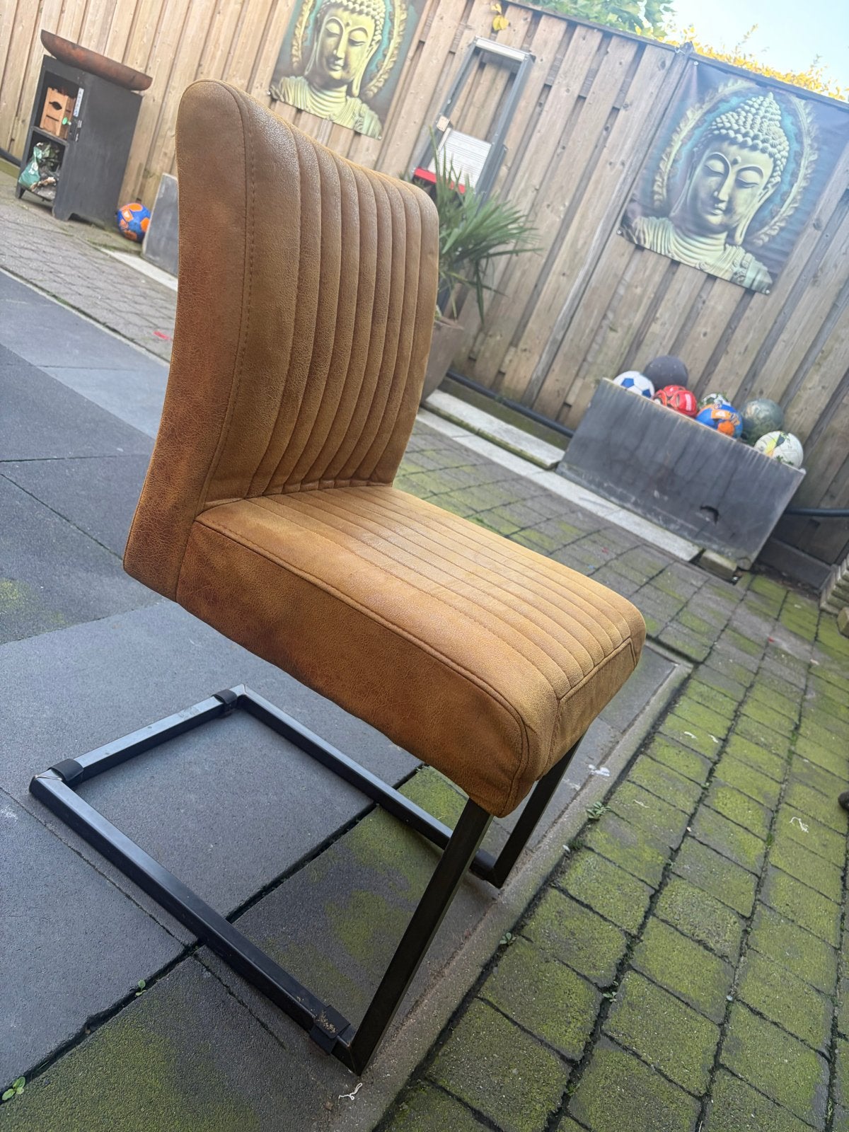 6 stoelen: 4 lichte en 2 bruine - comfortabel en stevig, Huis en Inrichting, Ophalen, Gebruikt, Overige kleuren, Stof