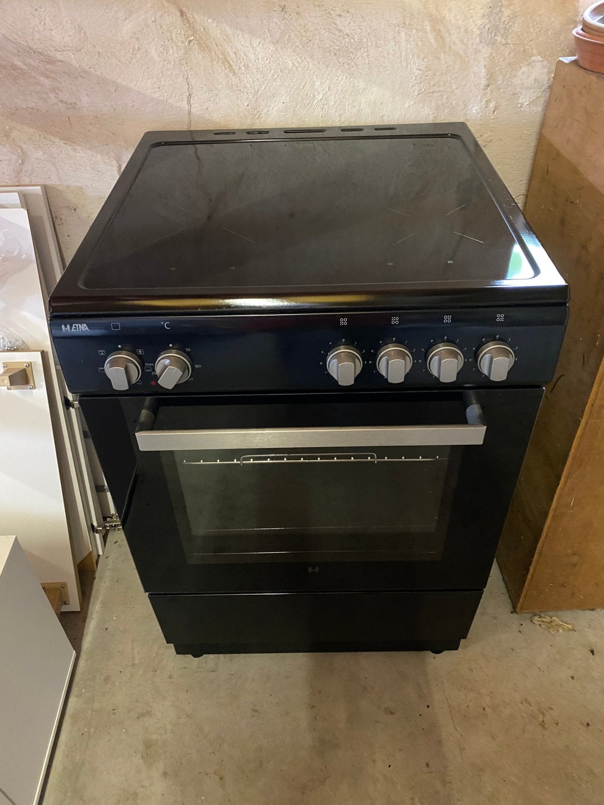 Etna inductie fornuis FIV560ZWA, Witgoed en Apparatuur, Fornuizen, Ophalen, 60 cm of meer, 4 kookzones, Zo goed als nieuw