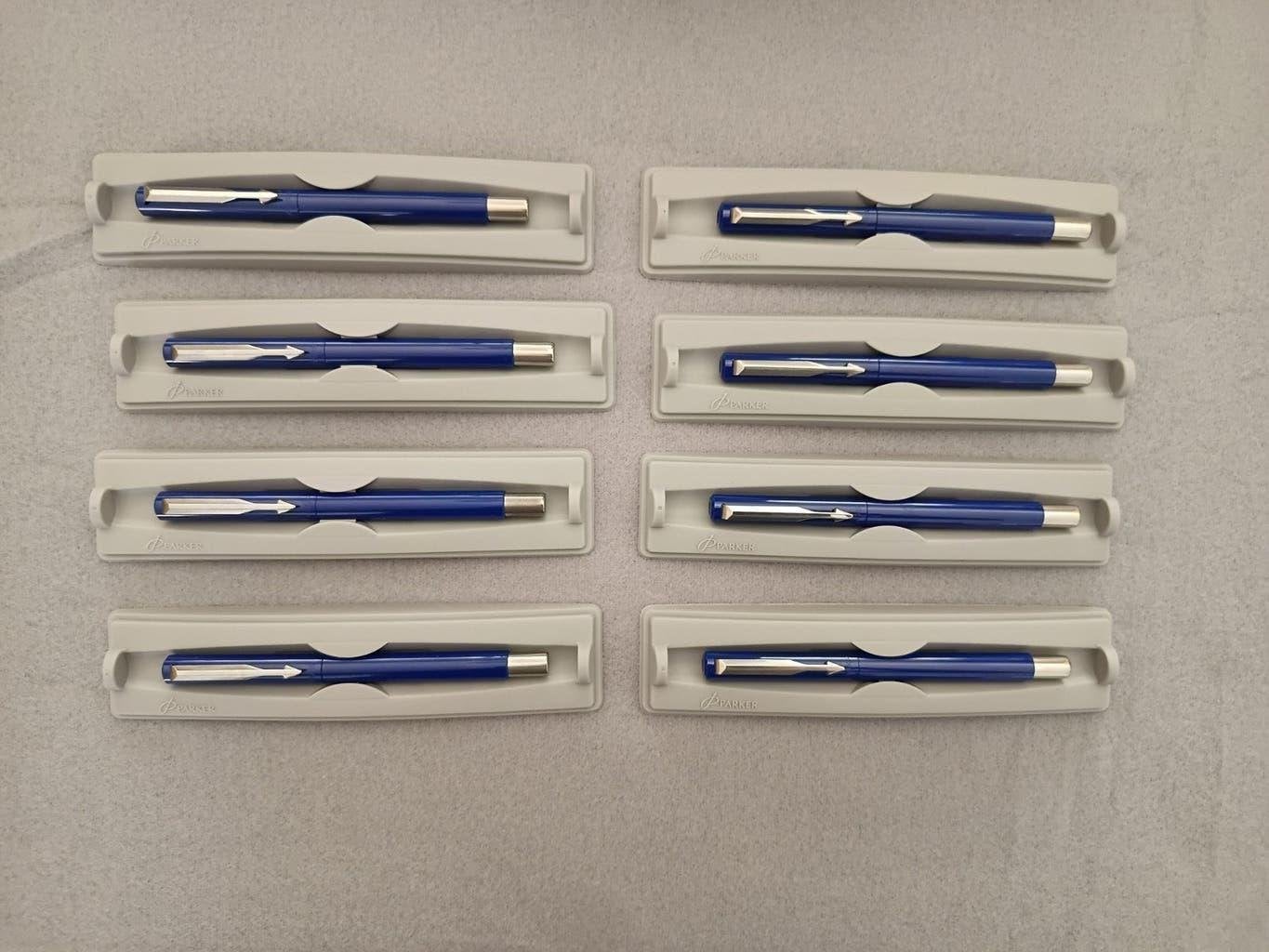 Partij handel 8 nieuw/ zgan Parker roller ball pennen BIEDEN, Met doosje, Zo goed als nieuw, Parker, Balpen