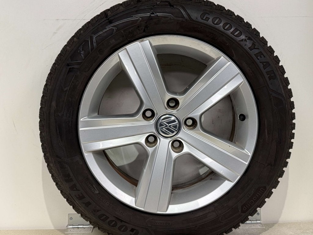 16 inch Volkswagen Golf/Caddy/Touran 205/60/16 Winter, 16 inch, Banden en Velgen, Handelsnaam fabrikant, Gebruikt