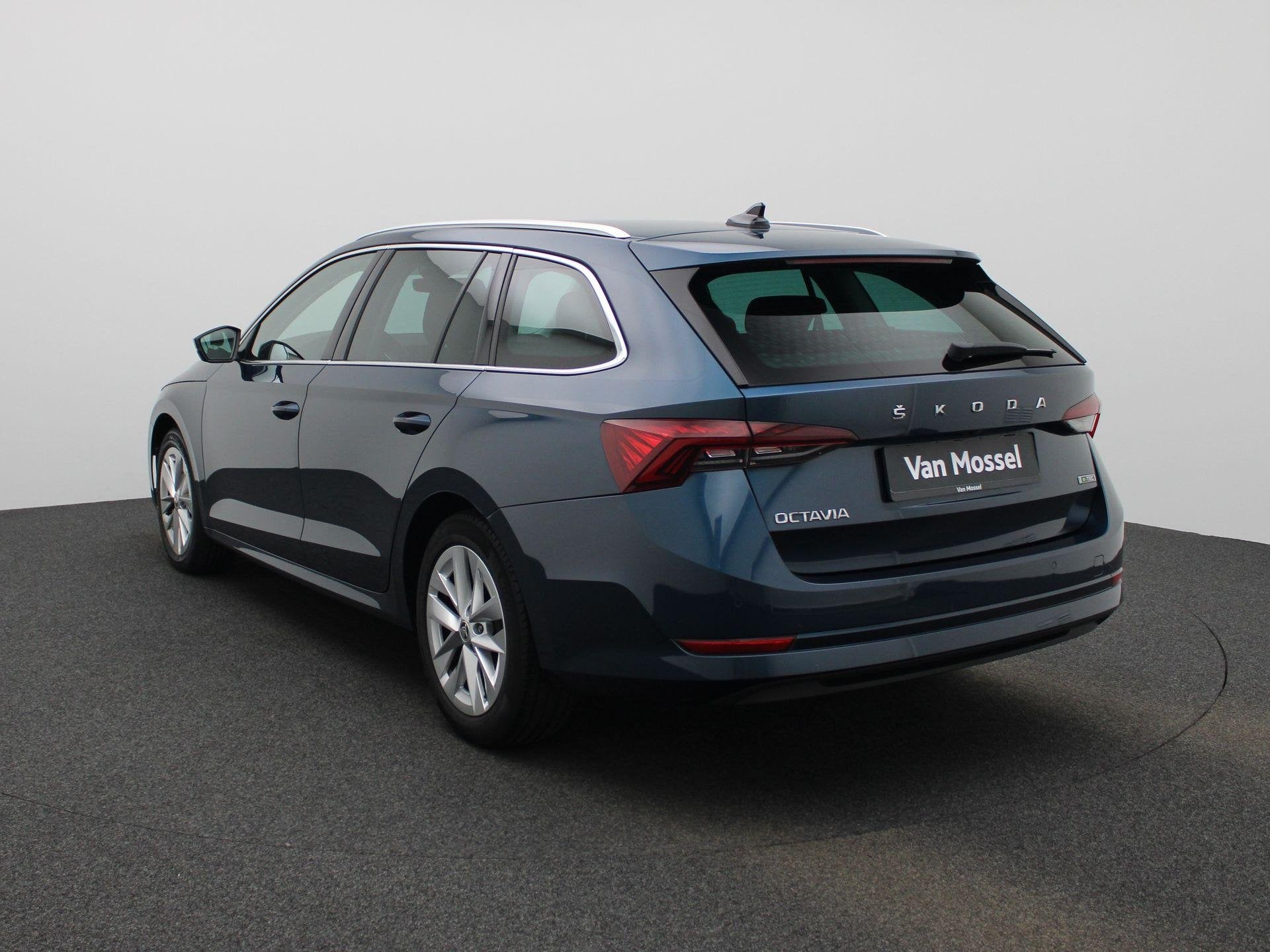 Skoda Octavia Combi 1.0 e-TSI Business Edition | ELEKR. ACHT, Auto's, Skoda, 12 maanden, Stof, Gebruikt, Euro 6