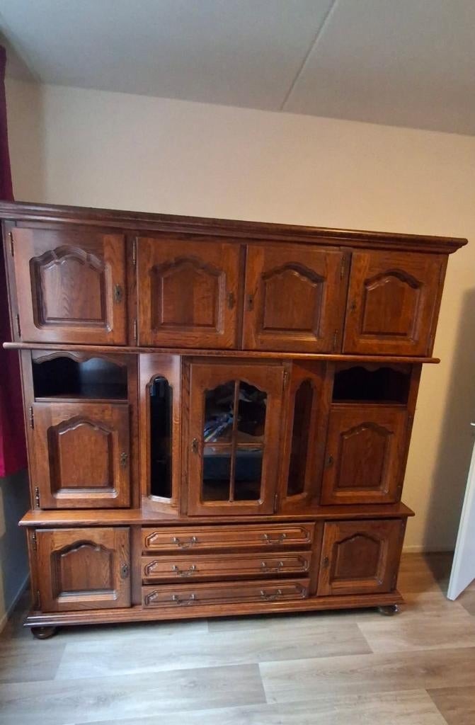 Massief eikenhouten wandkast met vitrine -GRATIS-, Ophalen