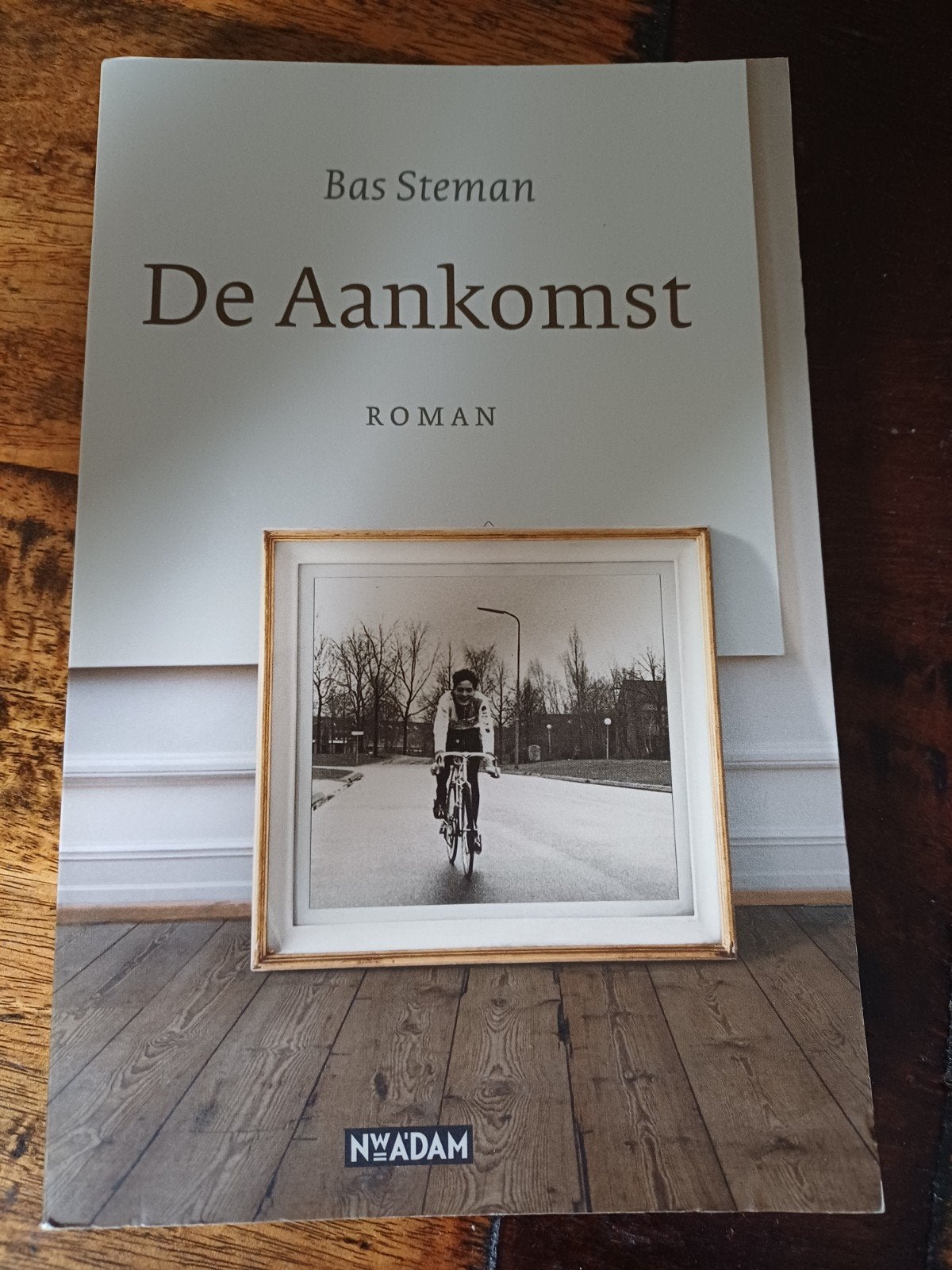De Aankomst - Bas Steman (Roman), Boeken, Ophalen of Verzenden, Zo goed als nieuw, Bas Steman, Nederland