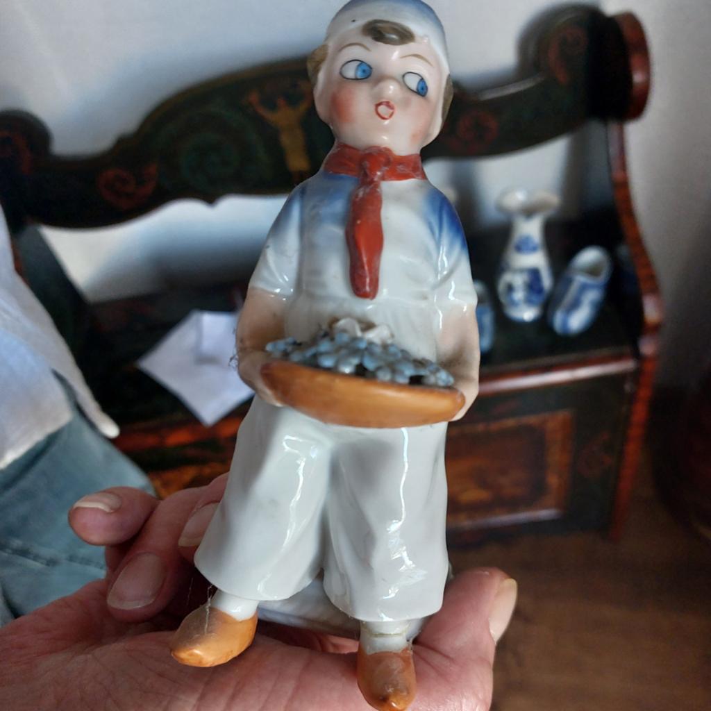 Oud Delfts Blauw vaasje met Hollands jongetje, Antiek en Kunst, Antiek | Vazen, Ophalen of Verzenden