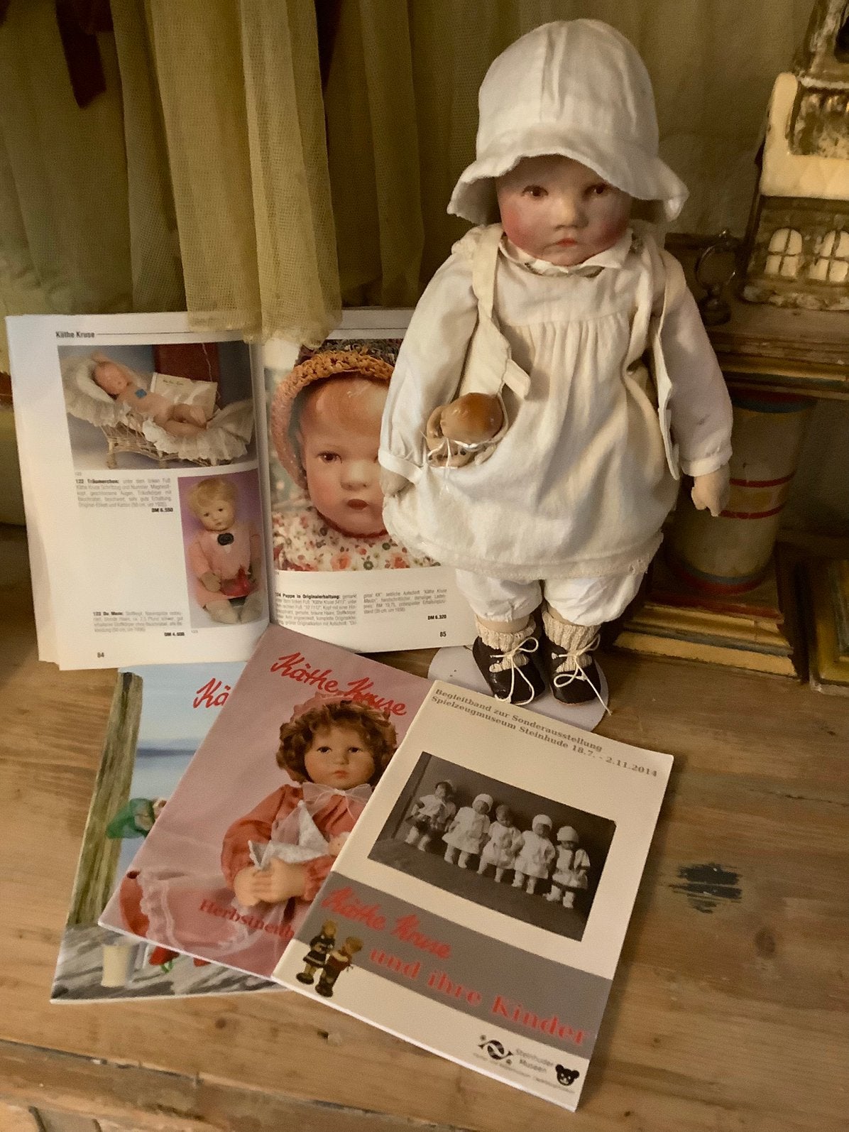 4 boeken kathe kruse en boek antieke poppen, Verzamelen, Poppen, Ophalen of Verzenden, Zo goed als nieuw, Pop
